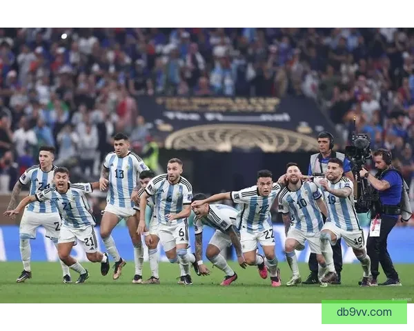 南美世预赛三强齐发威阿根廷乌拉圭哥伦比亚主场三球完胜零封对手